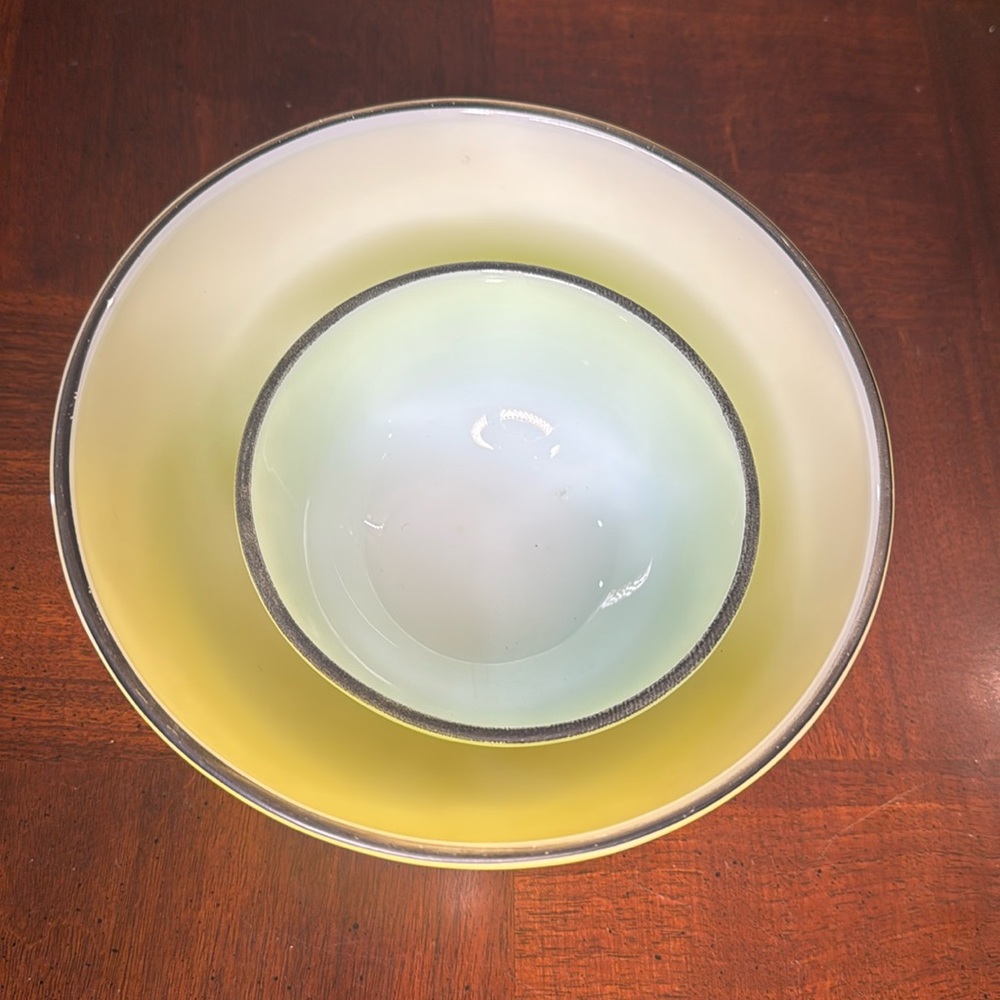 Vintage Fire-King Oven-Proof Set  Nesting Mixing Bowl Anchor Hocking Yellow Lime - Picture 3 of 12
